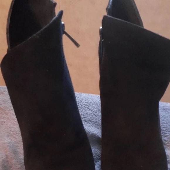 Jessica Simpson black booties - Picture 1 of 5